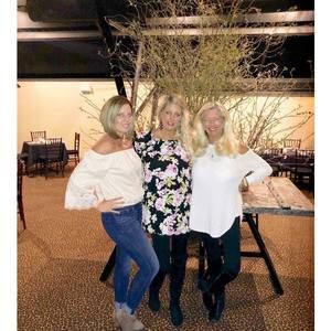 Meet your Posher, Claudia